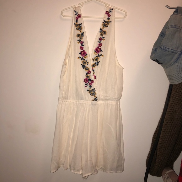 Kendall and Kylie V-Neck Embroidered Romper - Picture 4 of 5